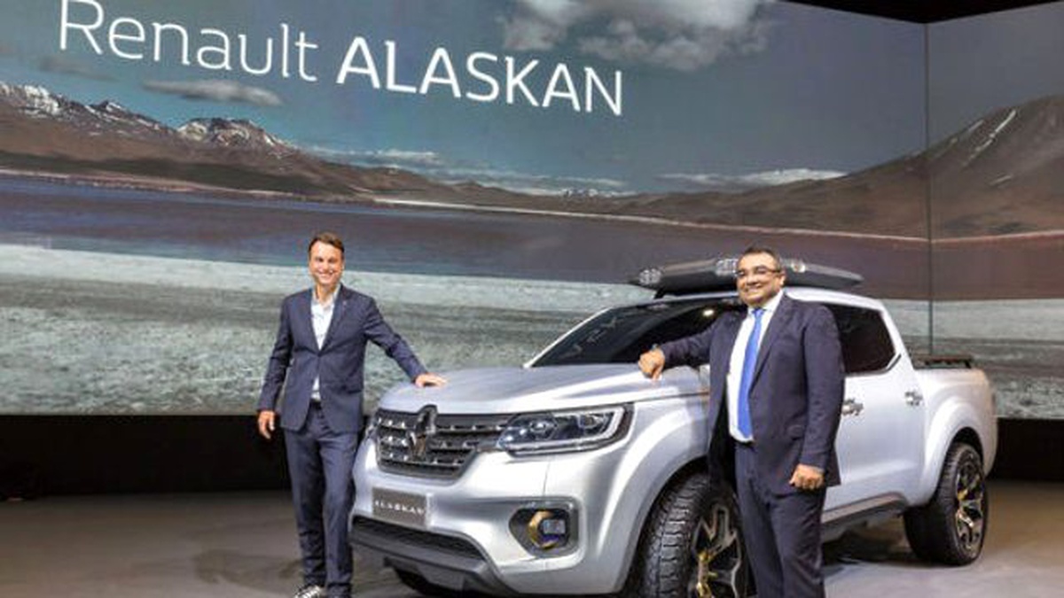 Yeni Renault Alaskan 2016 Paris Otomobil Fuarı\'nda