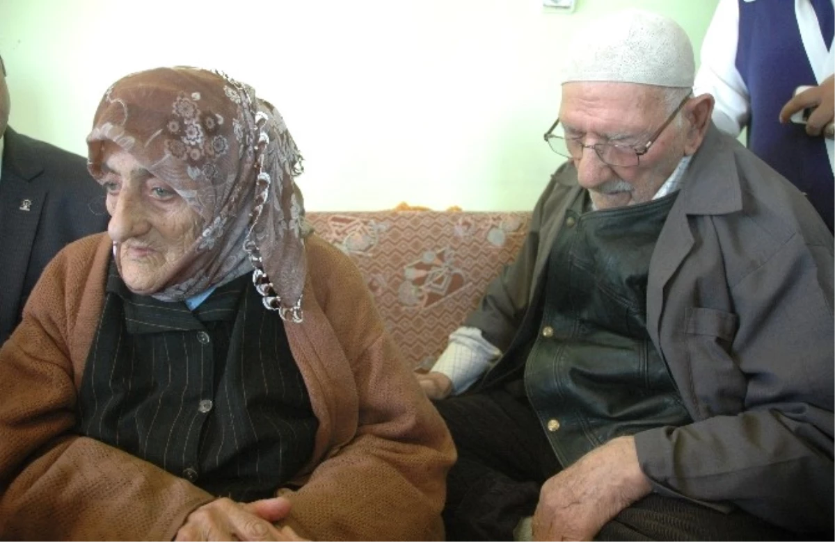 110 ve 103 Yaşlarındaki Çiftin Erdoğan Sevgisi