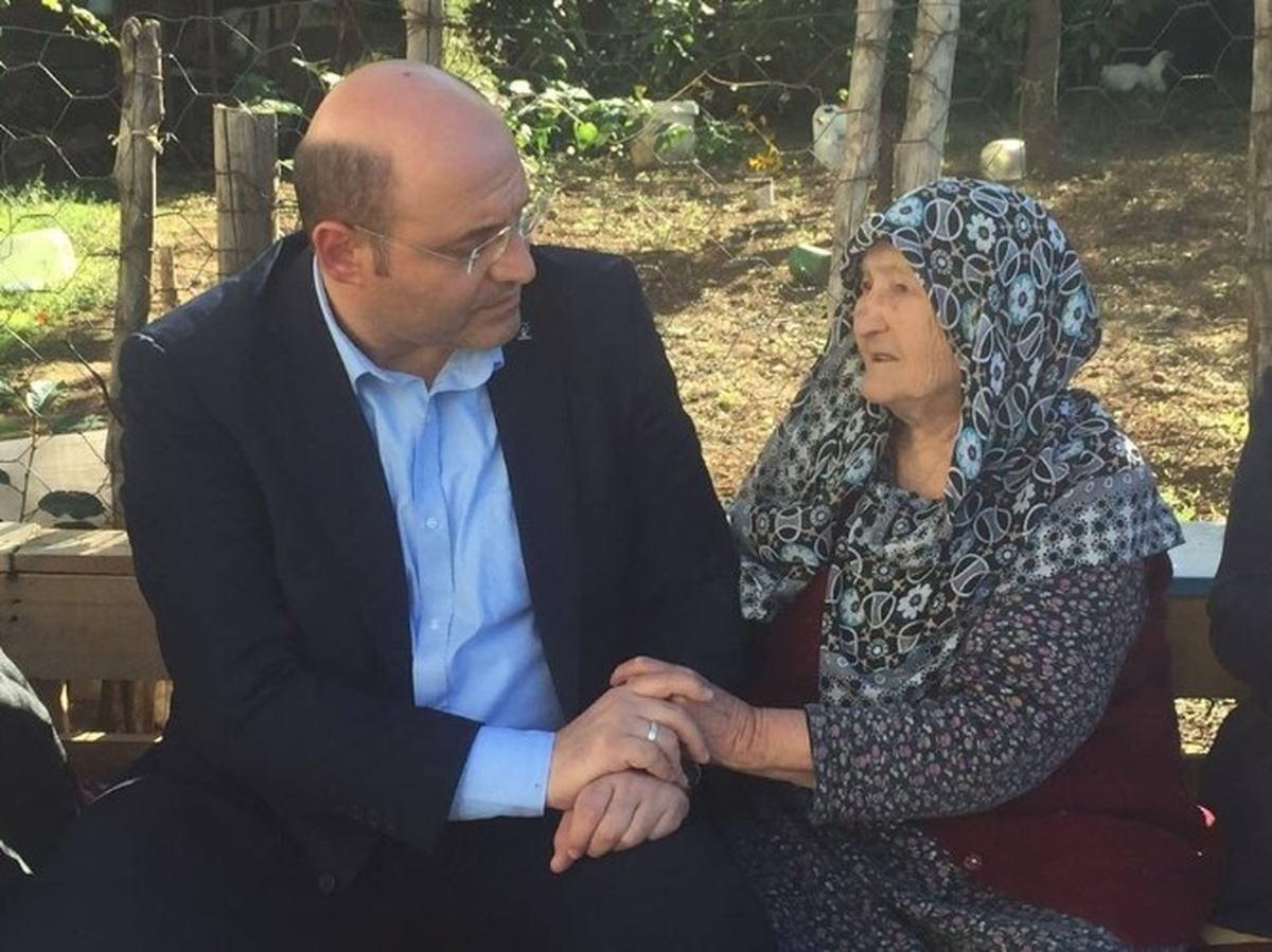 AK Parti\'den Kütahya\'nın En Yaşlı Vatandaşına Ziyaret