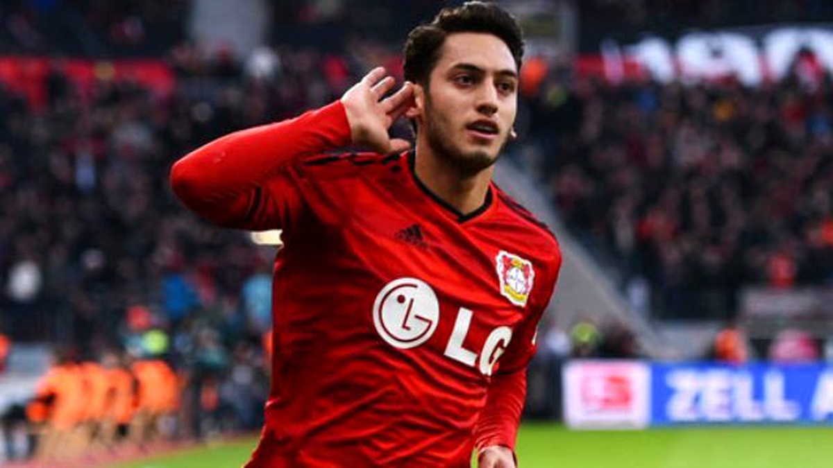 Bayer Leverkusen, Hakan Çalhanoğlu\'nun Asistleriyle Kazandı