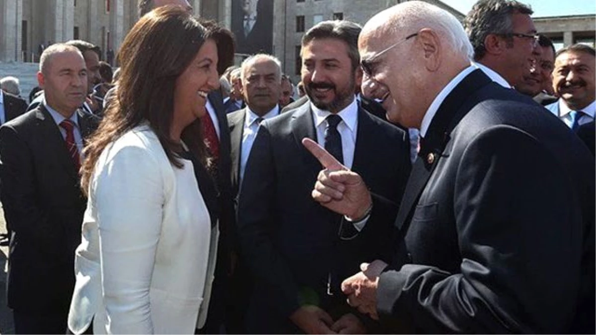 Meclis Başkanı Kahraman ile HDP\'li Buldan Arasında İlginç Hac Diyalogu