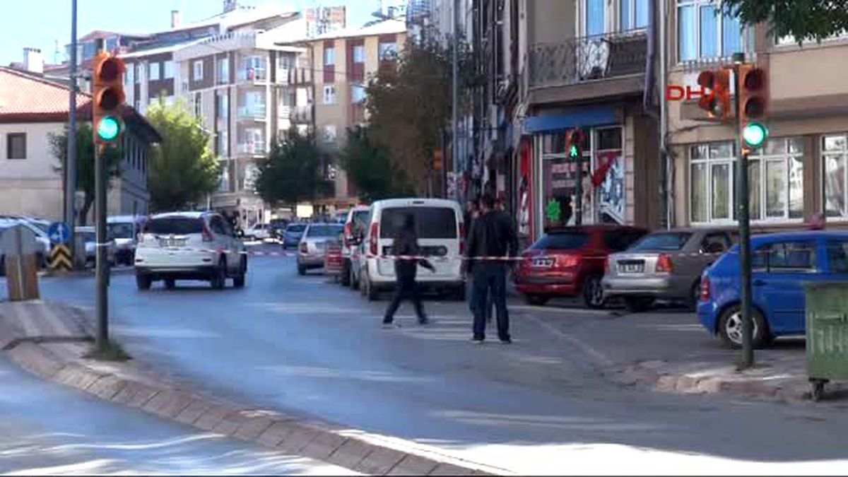 Sivas\'ta Şüpheli Kutu Fünyeyle Patlatıldı