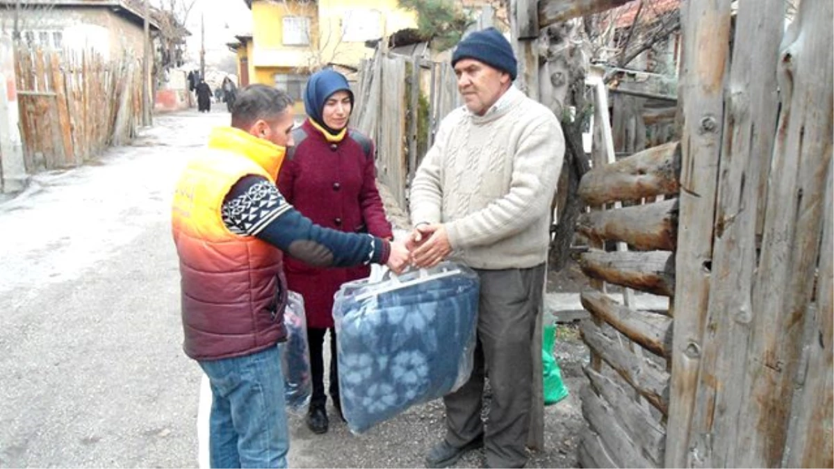 Suriyeli Ailelere Gıda ve Battaniye Yardımı