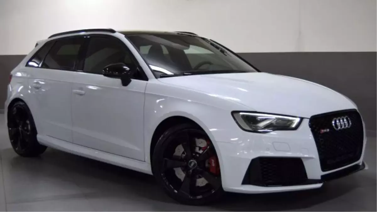 Yeni Audi Rs3 2016 Paris Otomobil Fuarı\'nda