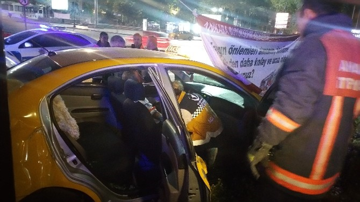 Başkent\'te Trafik Kazası: 3 Yaralı