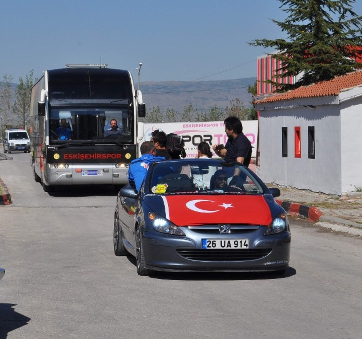 Es-Es Taraftarından Maç Öncesi Diriliş Konvoyu
