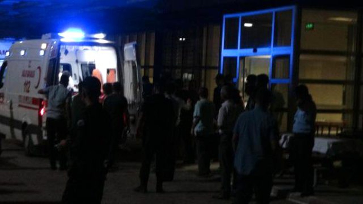 Görüntülü Haber) Kilis\'e Düşen Roket İmha Edilirken Patladı: 1 Polis Şehit, 2 Asker Yaralı (4)