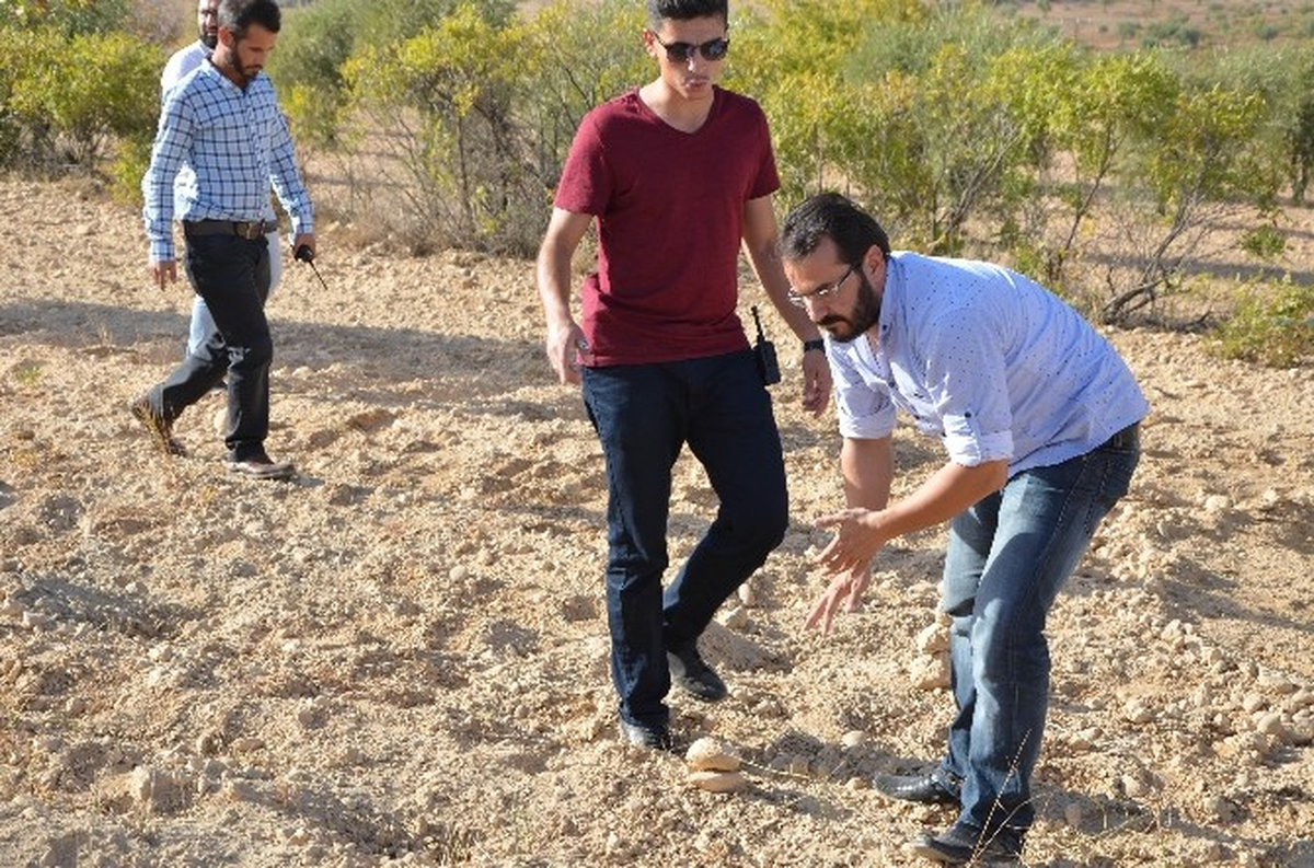 Kilis\'e Düşen Roket Parçaları Bir Eve Zarar Verdi