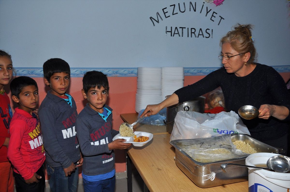 Mevsimlik İşçilerin Çocukları Okula Başladı