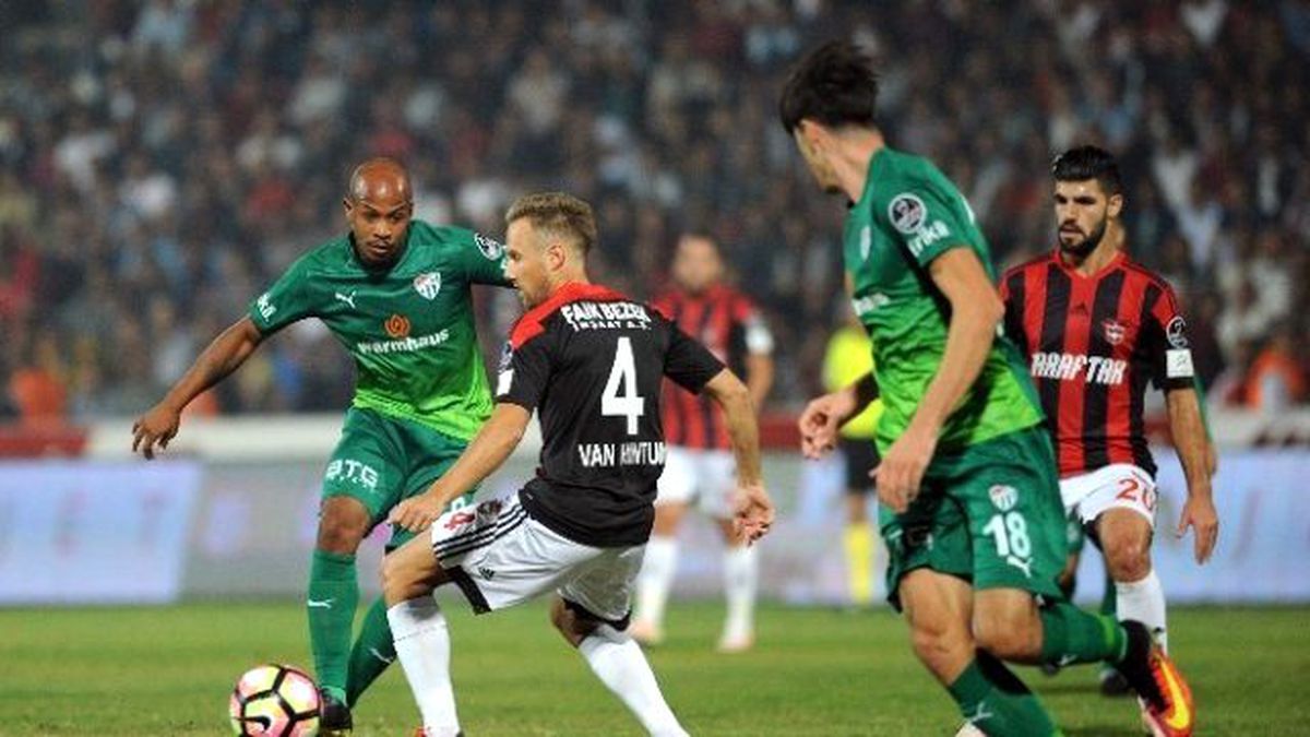 Spor Toto Süper Lig\'de Gaziantepspor - Bursaspor\'u 3-2 Yendi.