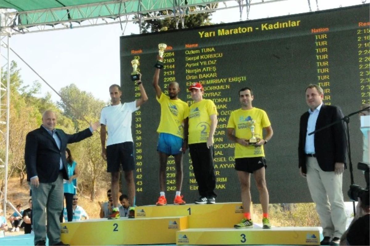 Turkcell Gelibolu Maratonu\'nda 6 Bin Kişi Barış İçin Koştu