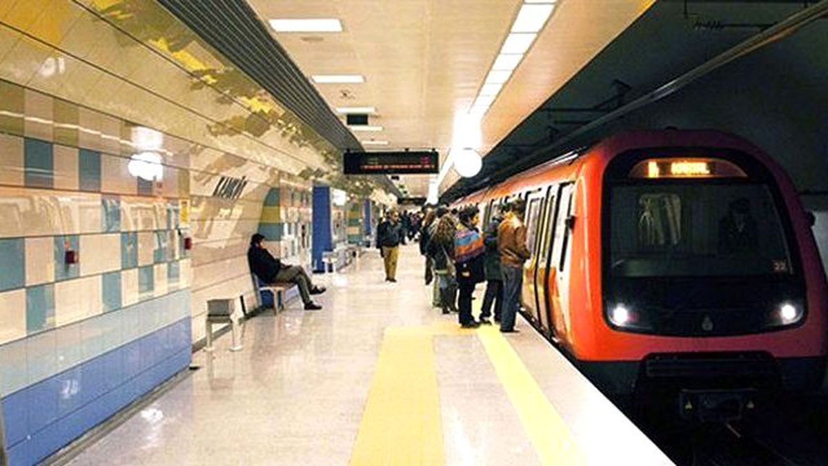 Şişhane'de Bir Kadın Metronun Önüne Atladı