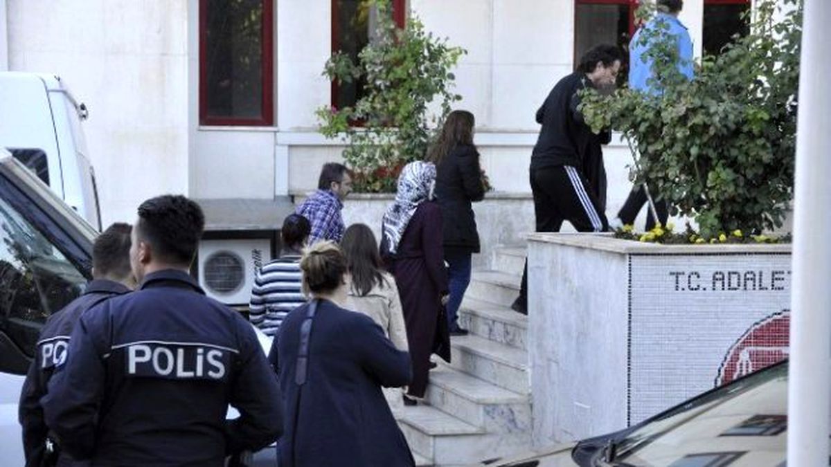 Kocaeli\'de 3 Polis ve 1 Öğretmen Adliyeye Sevk Edildi