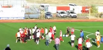 Afyonkarahisar Sandıklıspor ile Serik Belediyespor Maçında Saha Karıştı