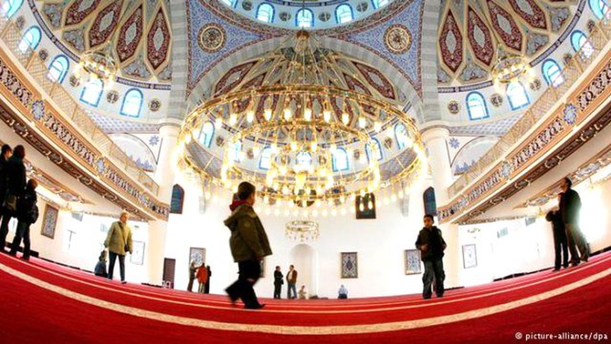 Almanya\'da Camilerde "Açık Kapı Günü" Etkinliği