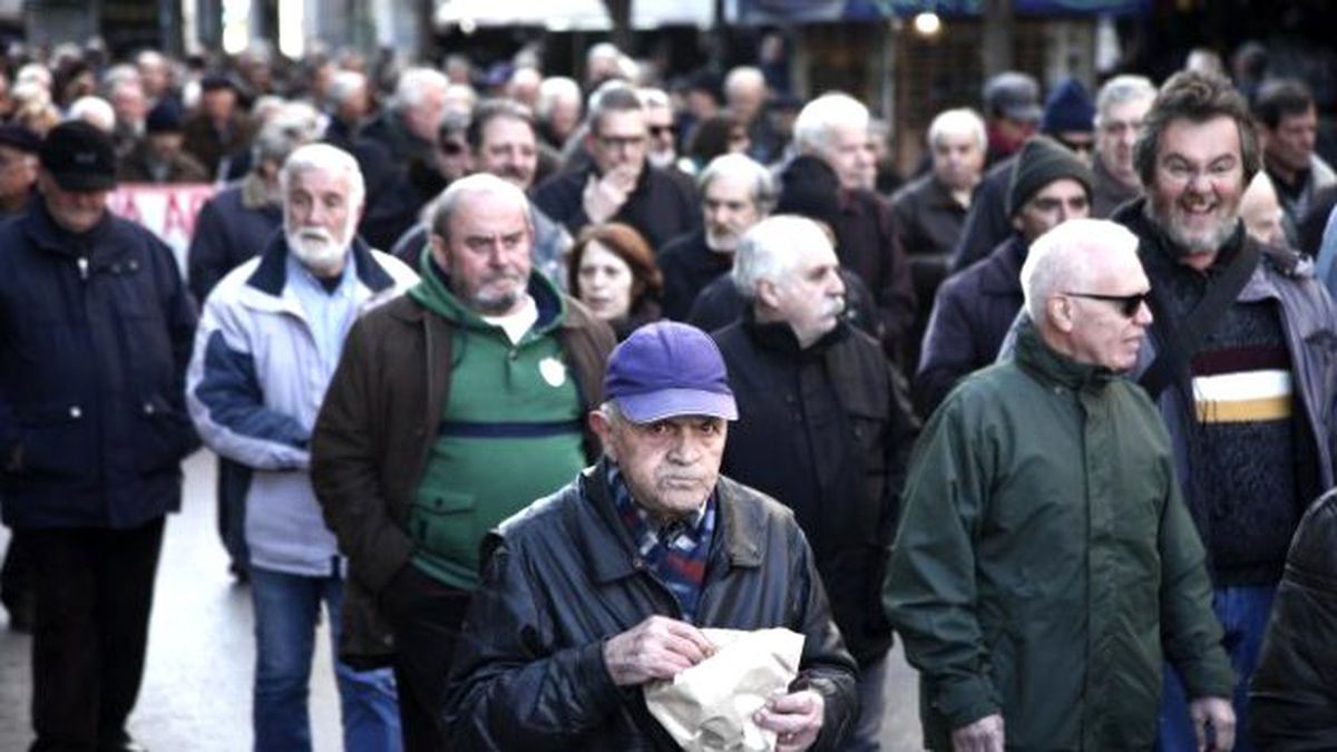 Atina\'da Emeklilerden Protesto
