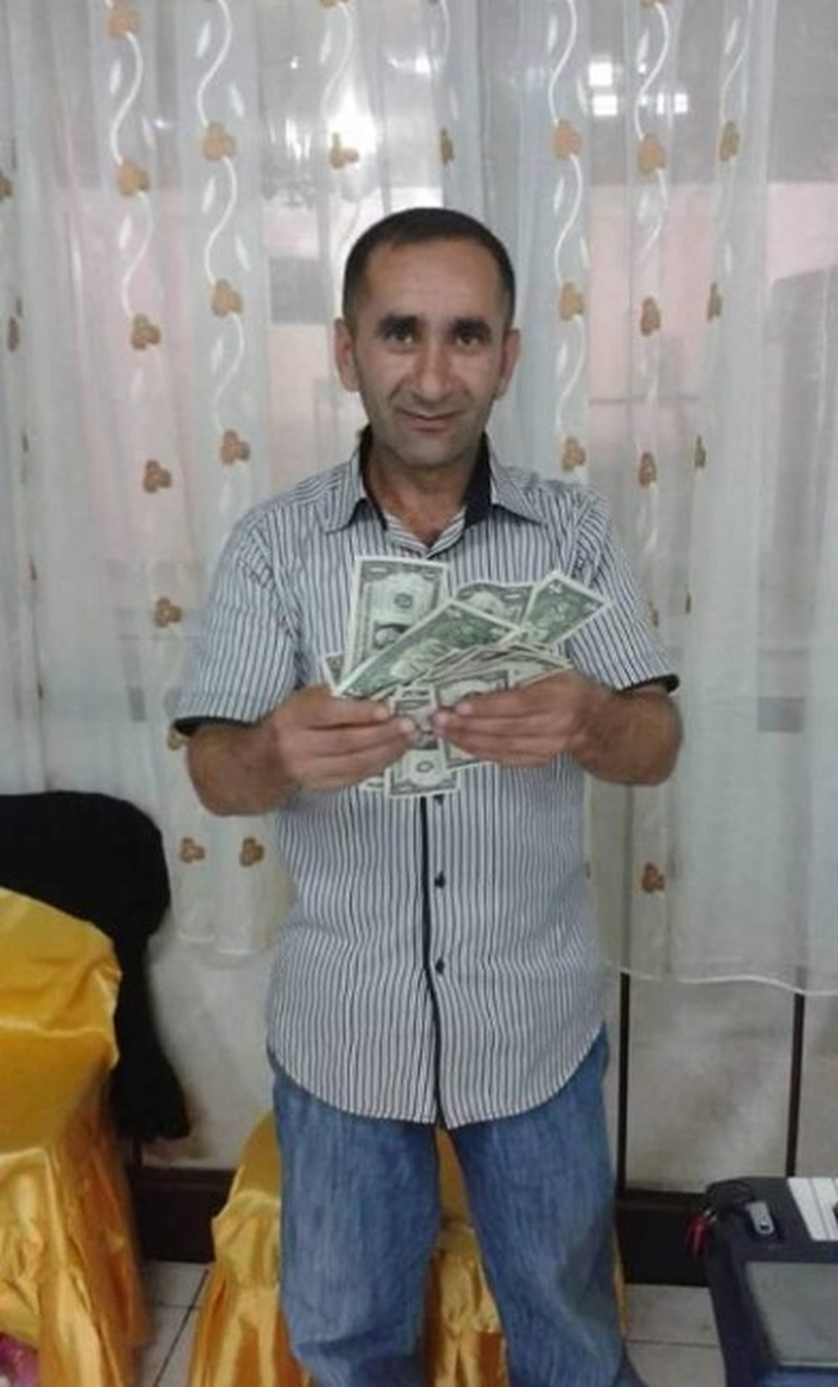 Düğünde Bahşiş Atılan Dolarlar Sahte Çıktı