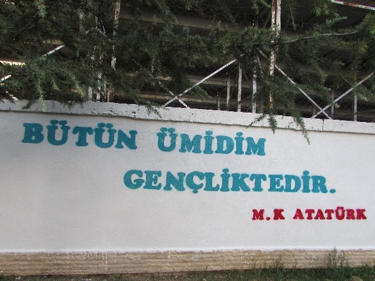Efeler Belediyesi Kötü Duvar Yazılarına Çözüm Buldu