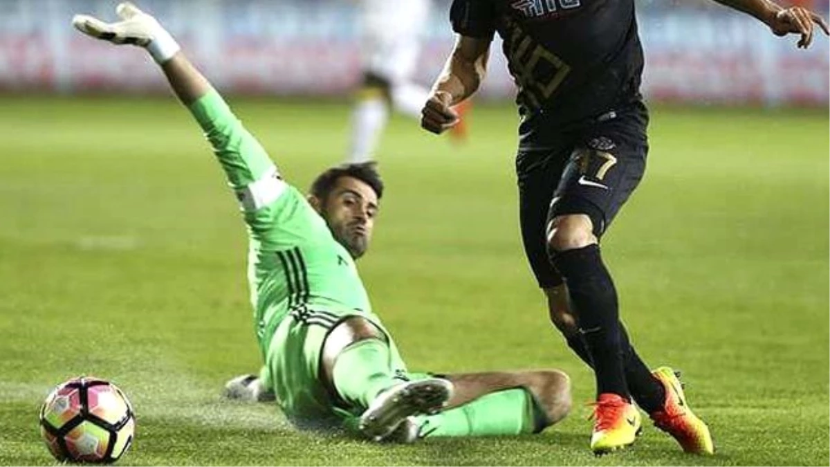 Erman Toroğlu: Türkiye'de Kameralar Maçı, Hortumla Bahçe Sular Gibi Çekiyor