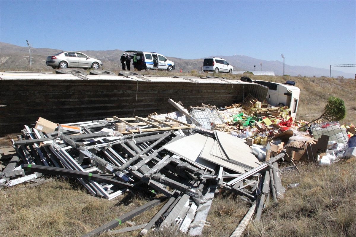 Erzincan\'da Trafik Kazası: 1 Yaralı