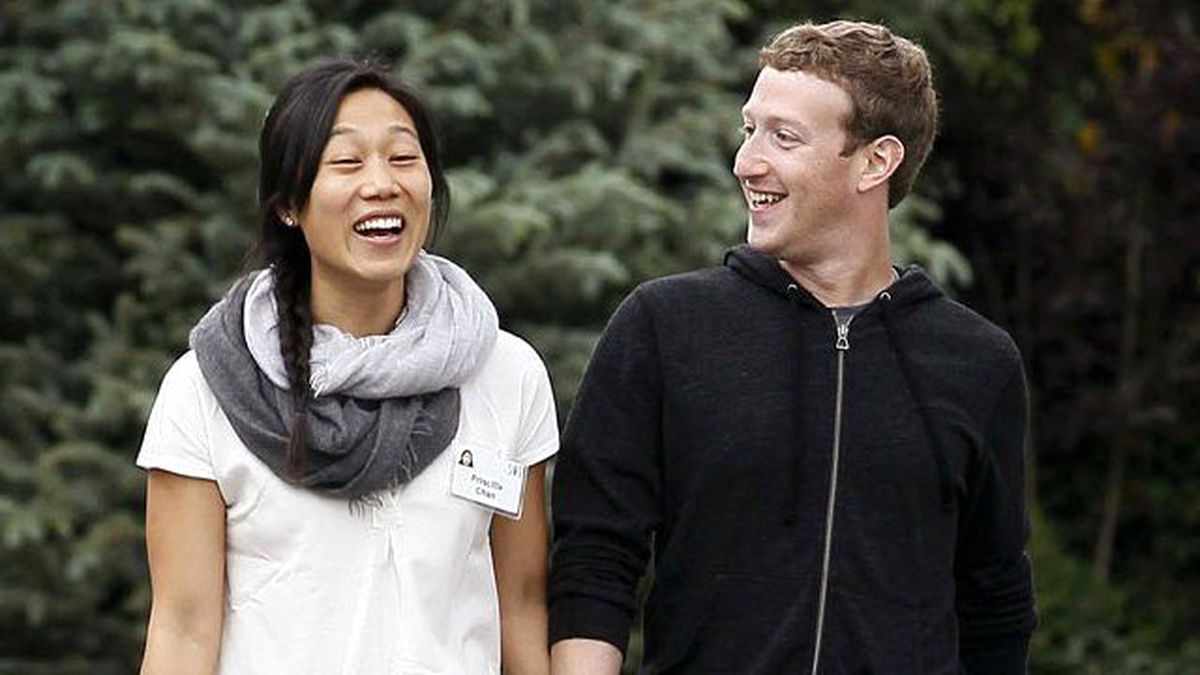 Facebook'ta Bütün Profiller Engellenirken Zuckerberg Ailesi Engellenemiyor