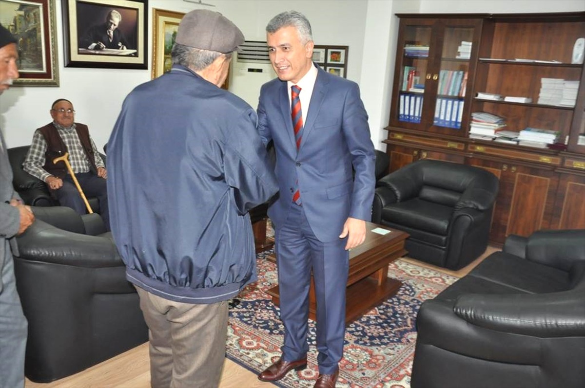 Huzurevi Sakinlerinden Kaymakam Arıcan\'a Ziyaret