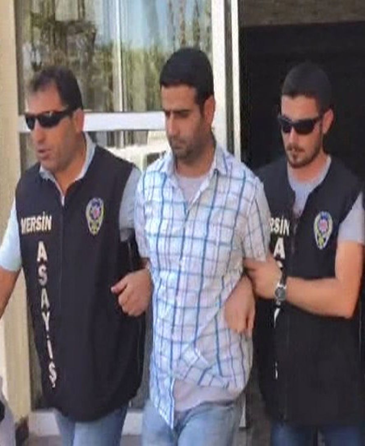 İçinde 28 Bin Lira Bulunan Çantayı Kaptı, Kaçamadan Yakalandı