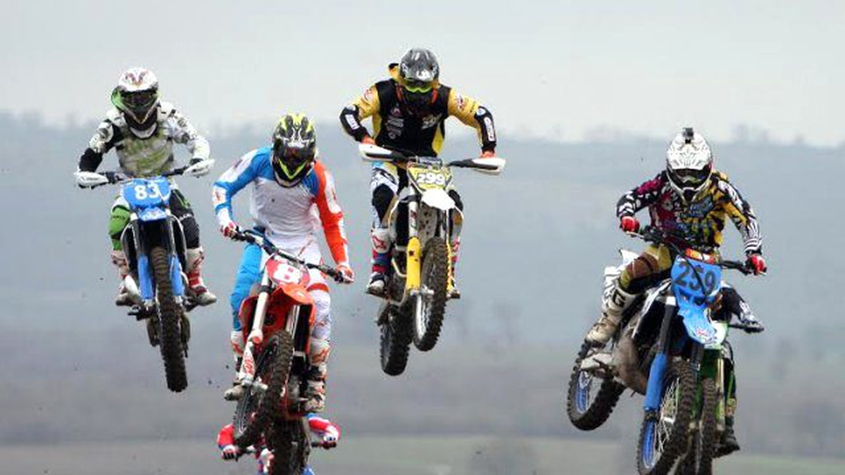 Kaynaşlı\'da Motokros Heyecanı