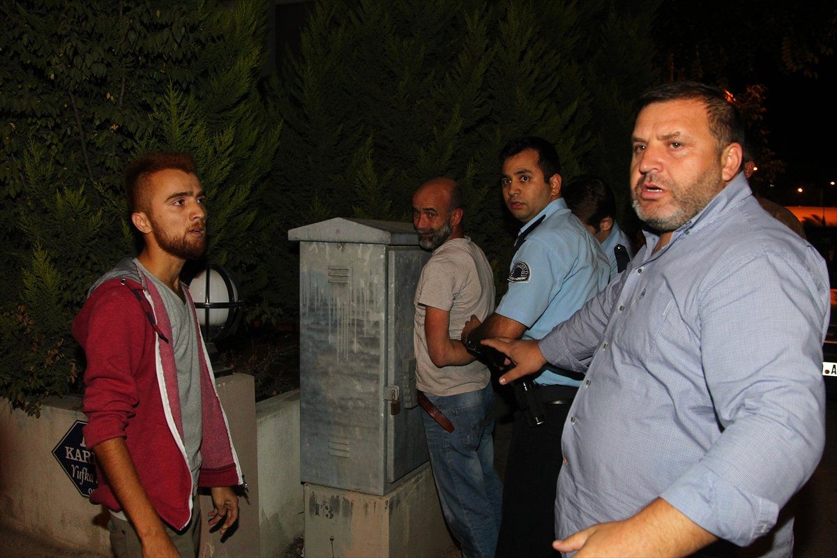 Kırklareli\'nde Kendisini Polis Olarak Tanıtan Şüpheli Yakalandı