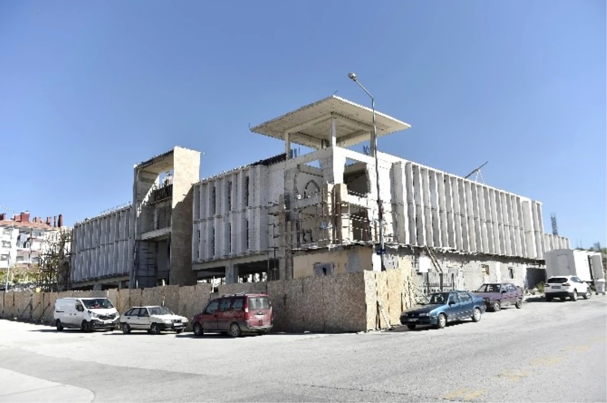 Mamak Belediyesi Yatırımlarına Kıbrıs Mahallesi\'nde Devam Ediyor
