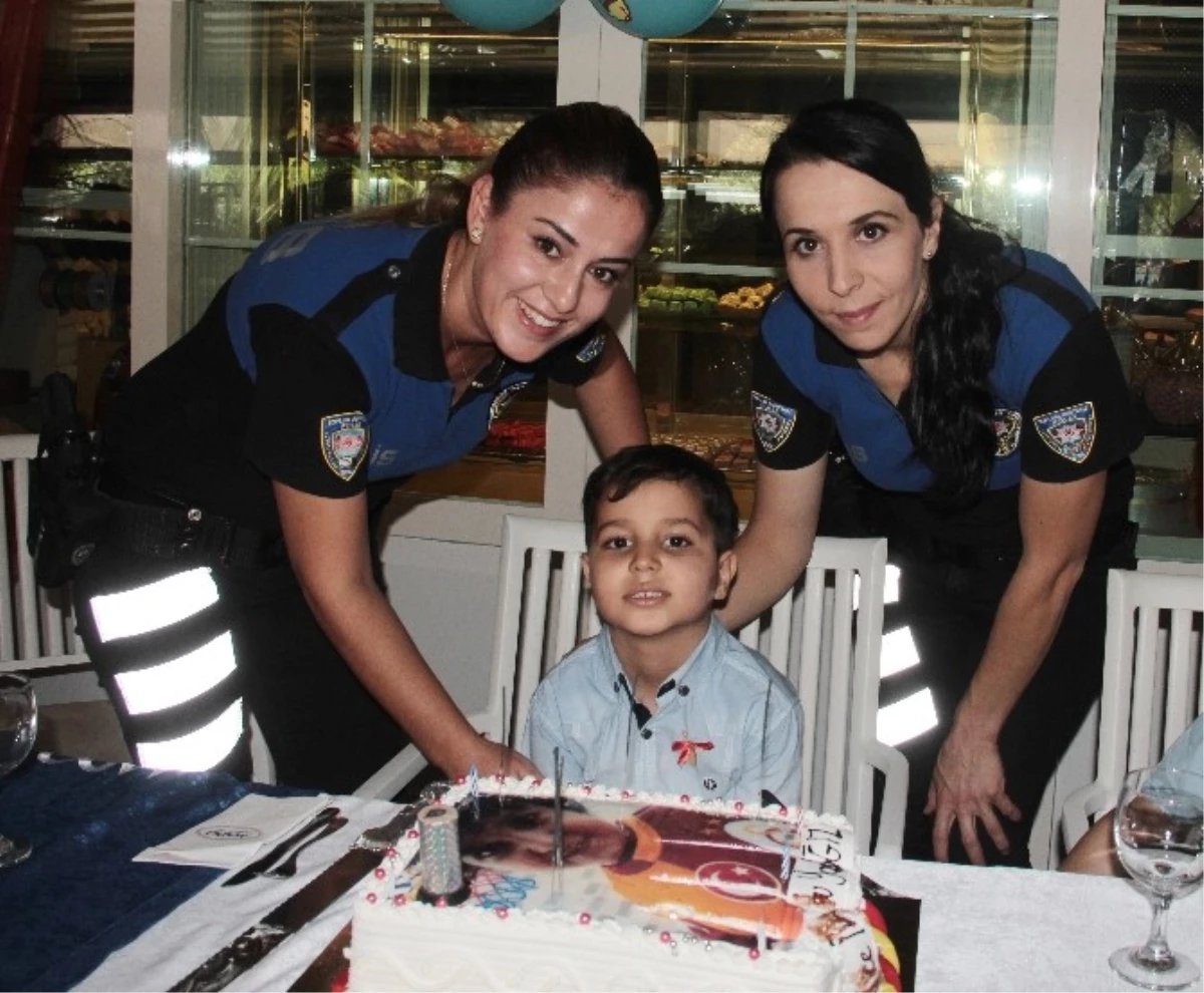Lösemiyi Polisle Yenen Yağız Doğum Gününü de Polislerle Kutladı