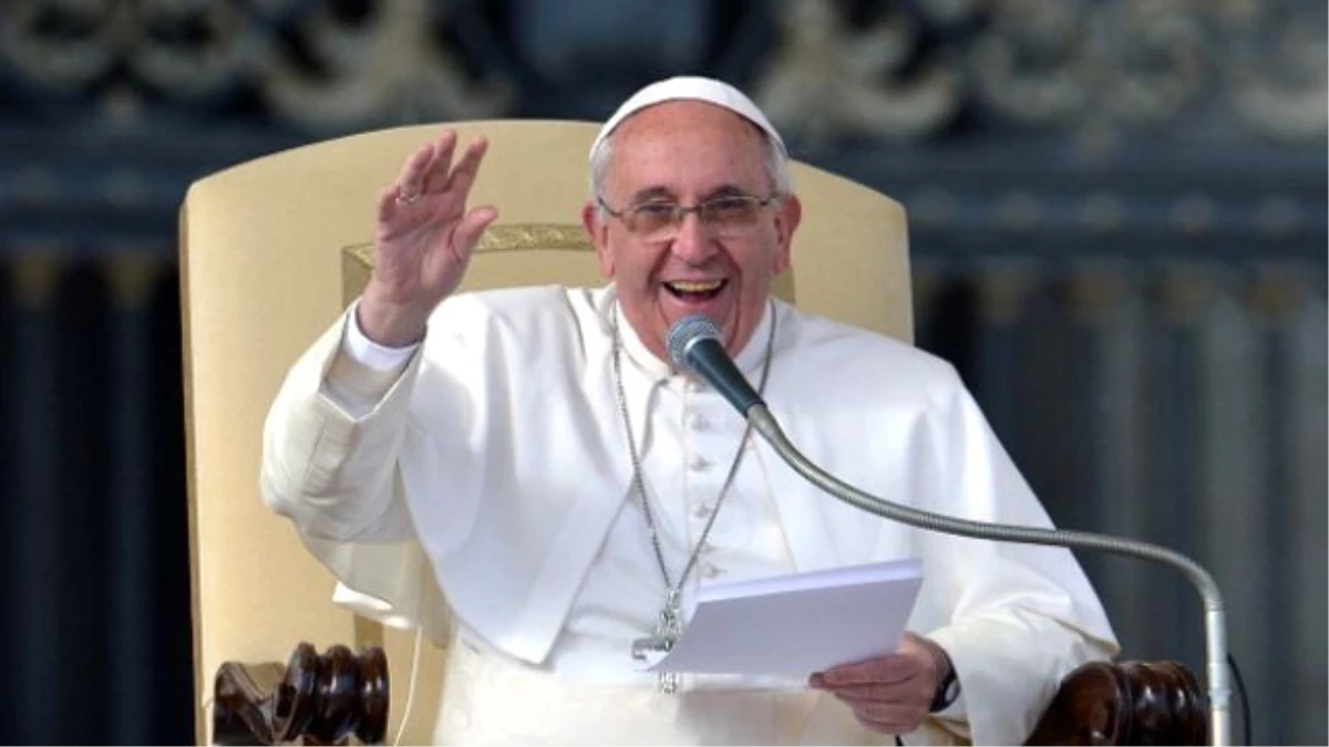 Papa: Eşcinselleri ve Trans Bireyleri Kabul Etmeliyiz