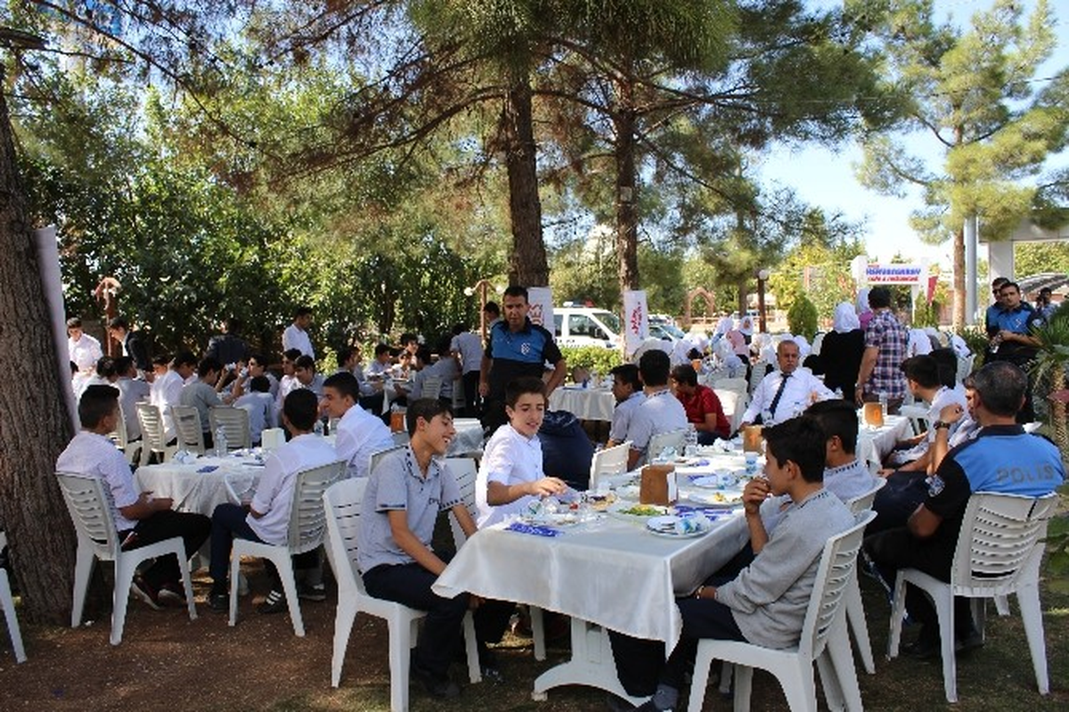 Polisler ile Öğrenciler Bir Araya Geldi