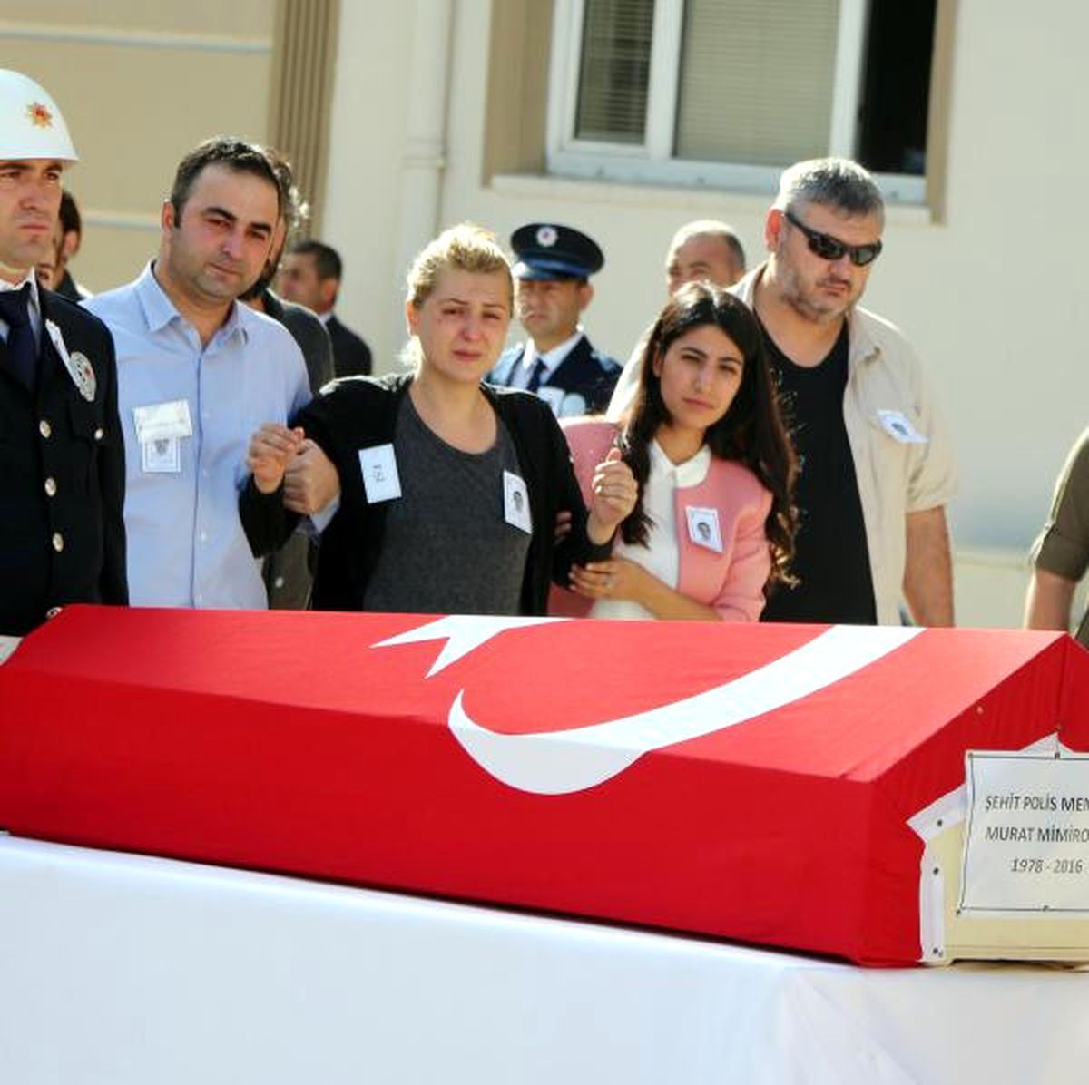 Şehit Polis Gözyaşlarıyla Uğurlandı