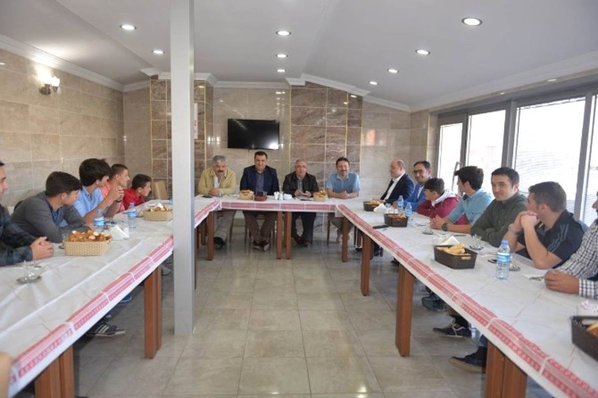 Sevgi Evleri\'ndeki Çocuklarla Bir Araya Geldiler