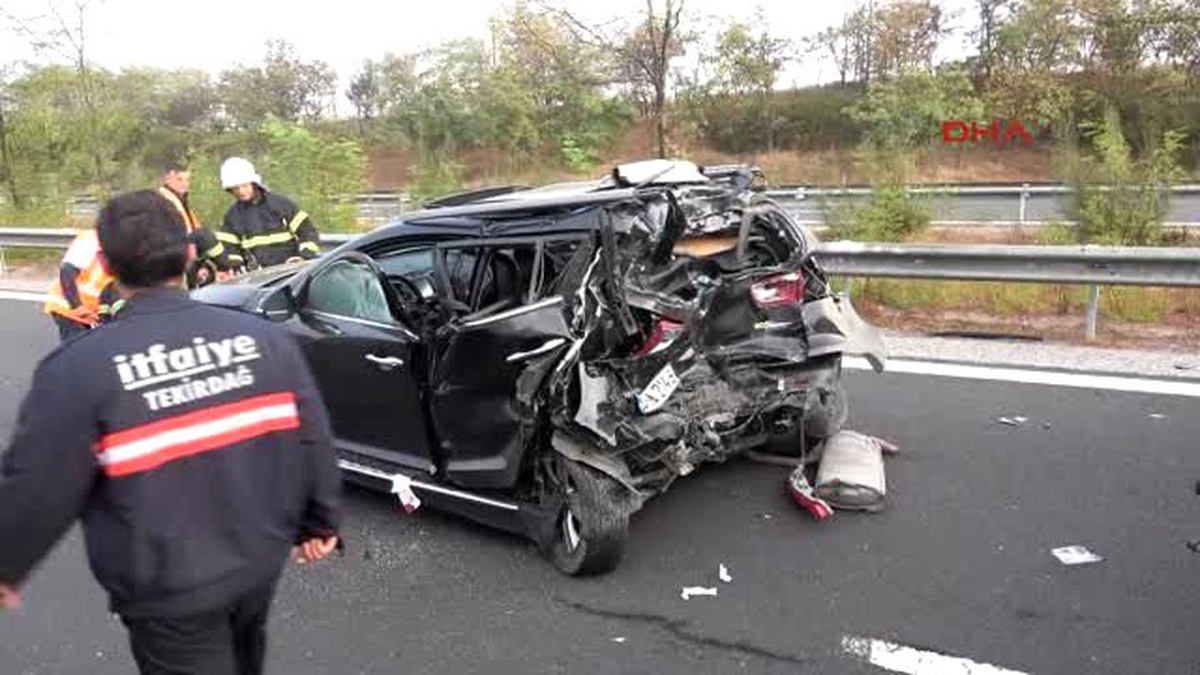 Tekirdağ Tır\'ın Çarptığı Otomobildeki 2 Kişi Yaralandı