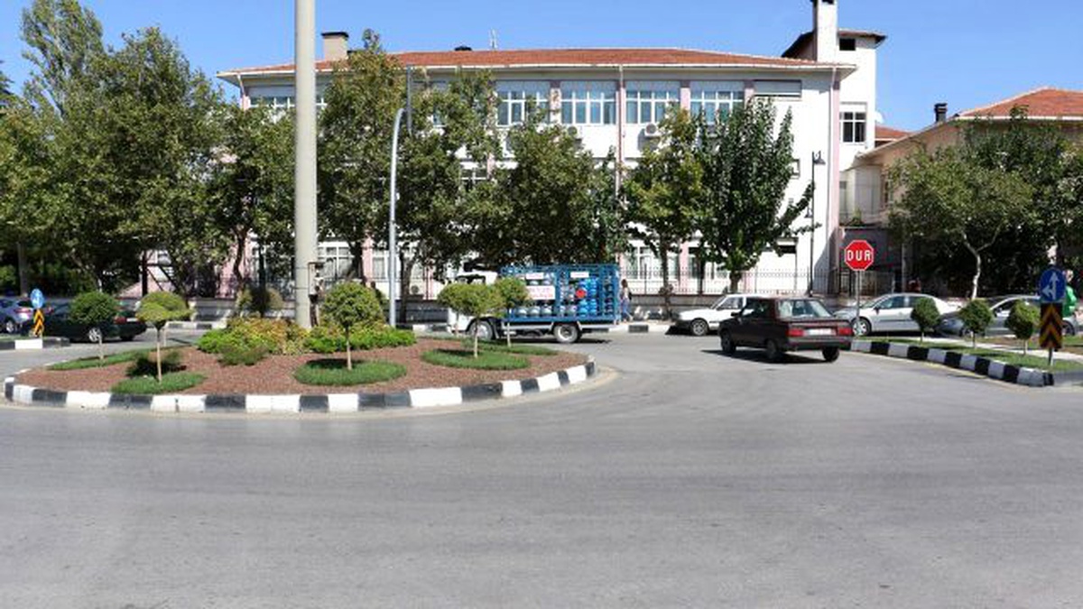 Trafik Güvenliği İçin Levhalar Yenileniyor