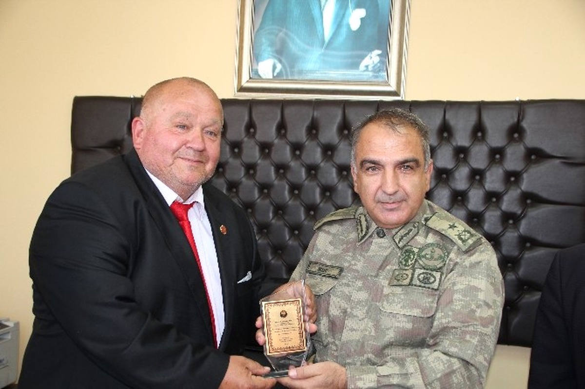 Tuğgeneral Koç\'tan Muhtarlar Derneğine Ziyaret