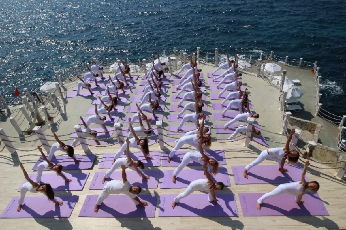 Uluslararasi İzmir Yoga Şöleni Başlıyor