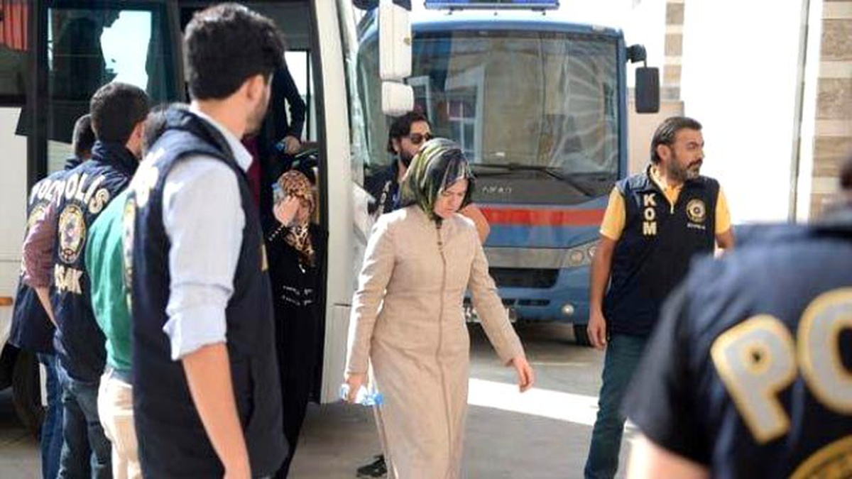 Uşak\'ta Fetö\'den 14 \'Abla\' Adliyede