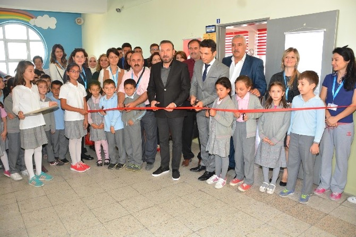 Yenimahalle Ortaokulu\'na Öğretmenler Odası Yapıldı