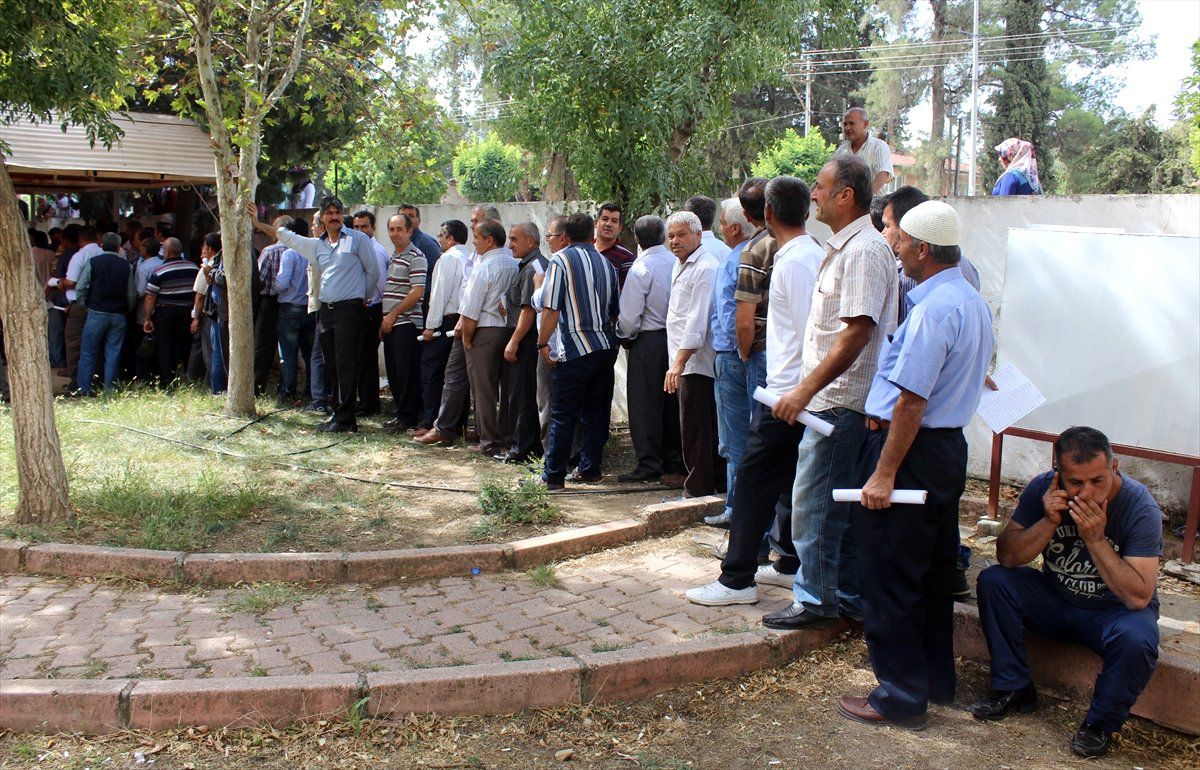 Hatay'da 45 Kişilik İşe 700 Kişi Başvurunca İzdiham Yaşandı