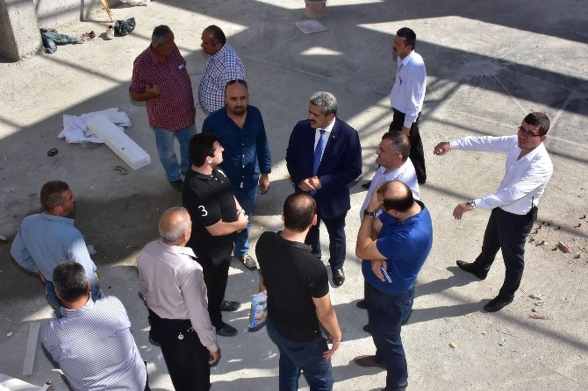 Alıcık, Kütüphane ve Konferans Salonunda İncelemelerde Bulundu