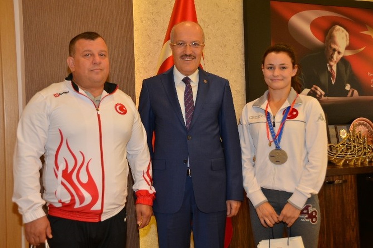Başkan Kafaoğlu\'ndan Avrupa İkincisi İrem\'e Kutlama