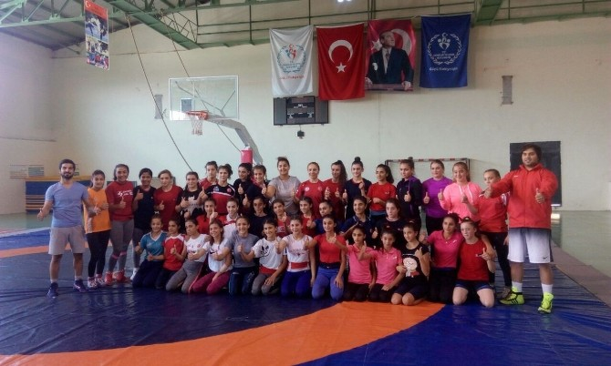 Bayan Güreş Milli Takımı Sporcuları Ecdat Toprakları Söğüt\'te Kampa Girdi