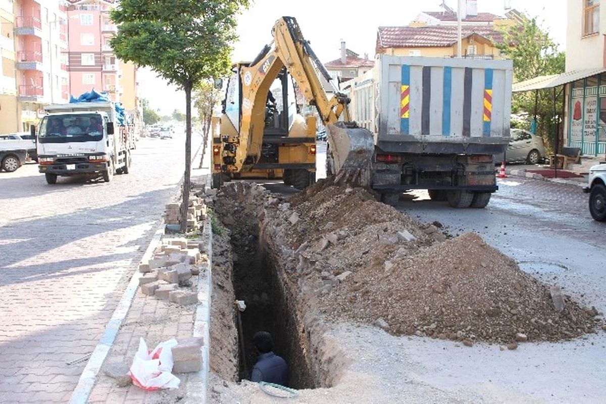Beyşehir\'de Yağmur Suyu Drenaj Hatları Yenileniyor