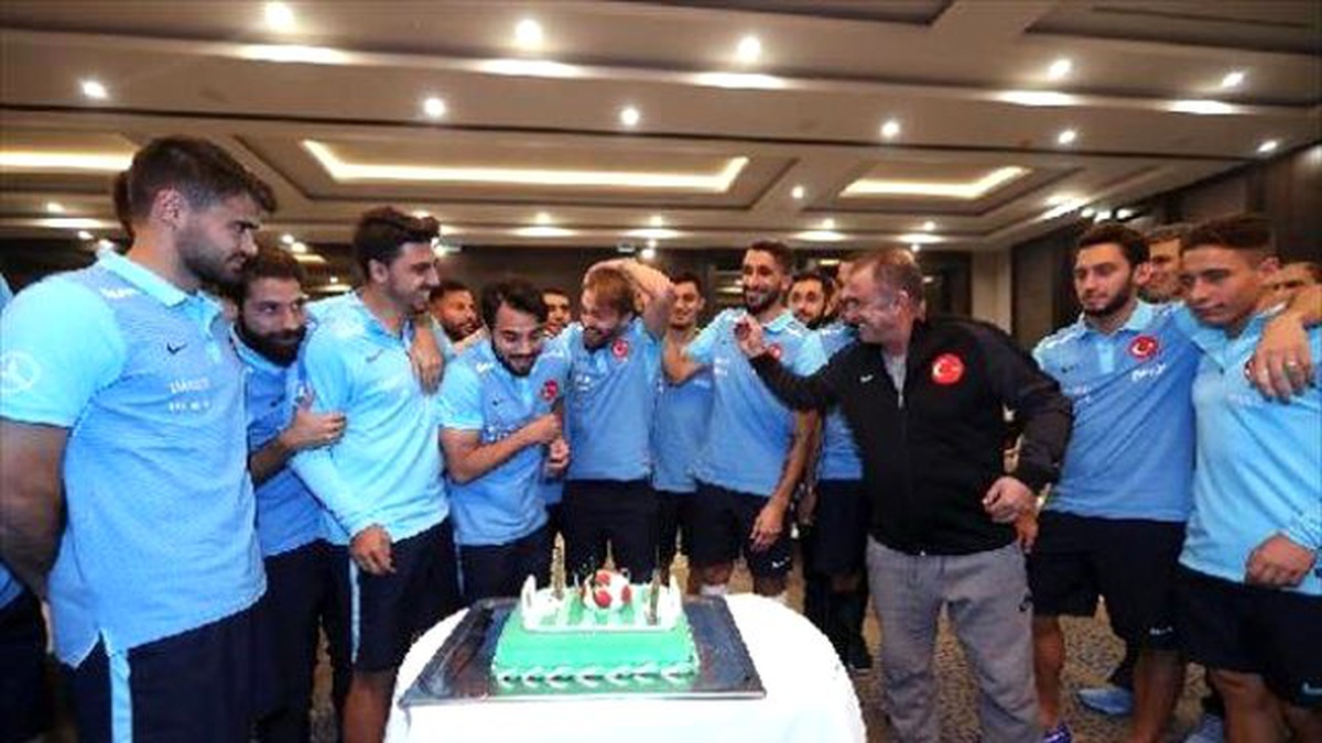 Caner Erkin\'in Doğum Günü Kutlandı