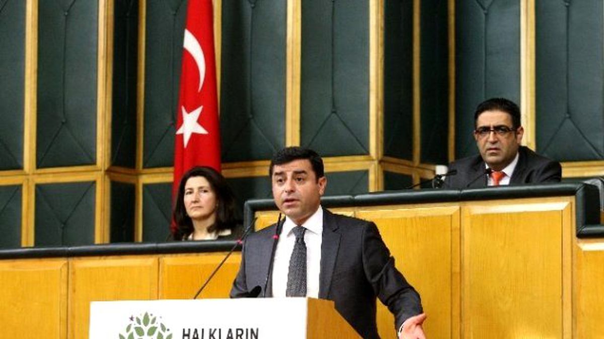 Demirtaş: Darbe Bir Senaryo Değil, Hakikat