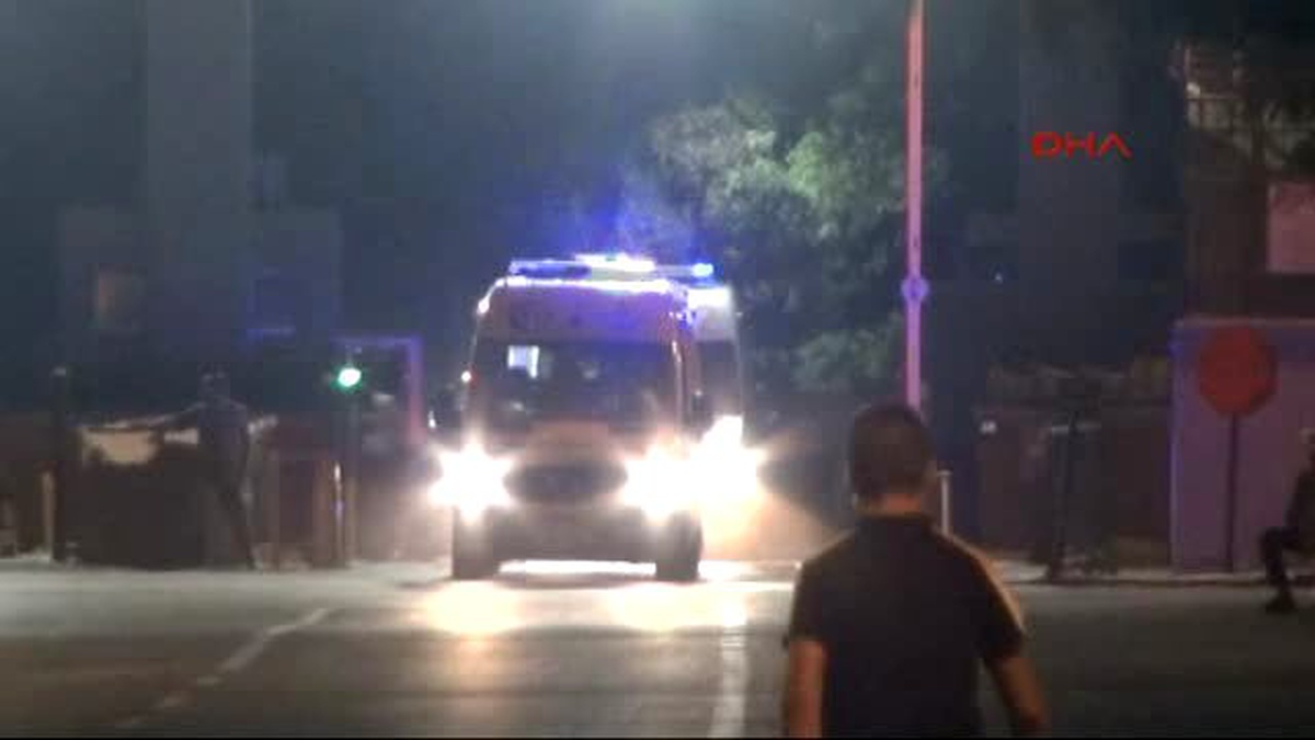 Diyarbakır - Lice\'de PKK Askeri Üs Bölgesine Saldırdı: 1 Şehit 4 Yaralı -