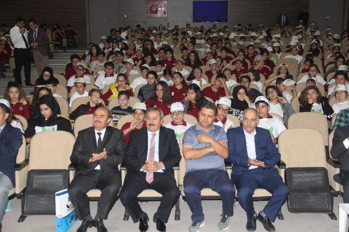 Elazığ\'da \'Hayvanları Koruma Günü\' Kutlandı